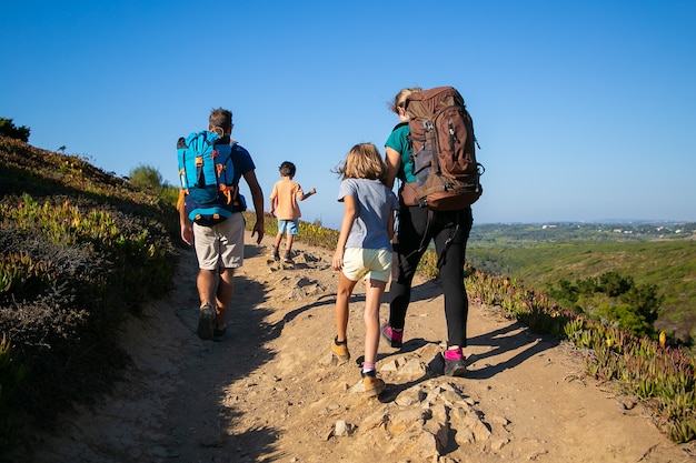 Essential Hiking Tips for Families